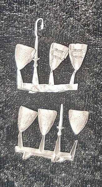 3 Schilde und 1 Schwert